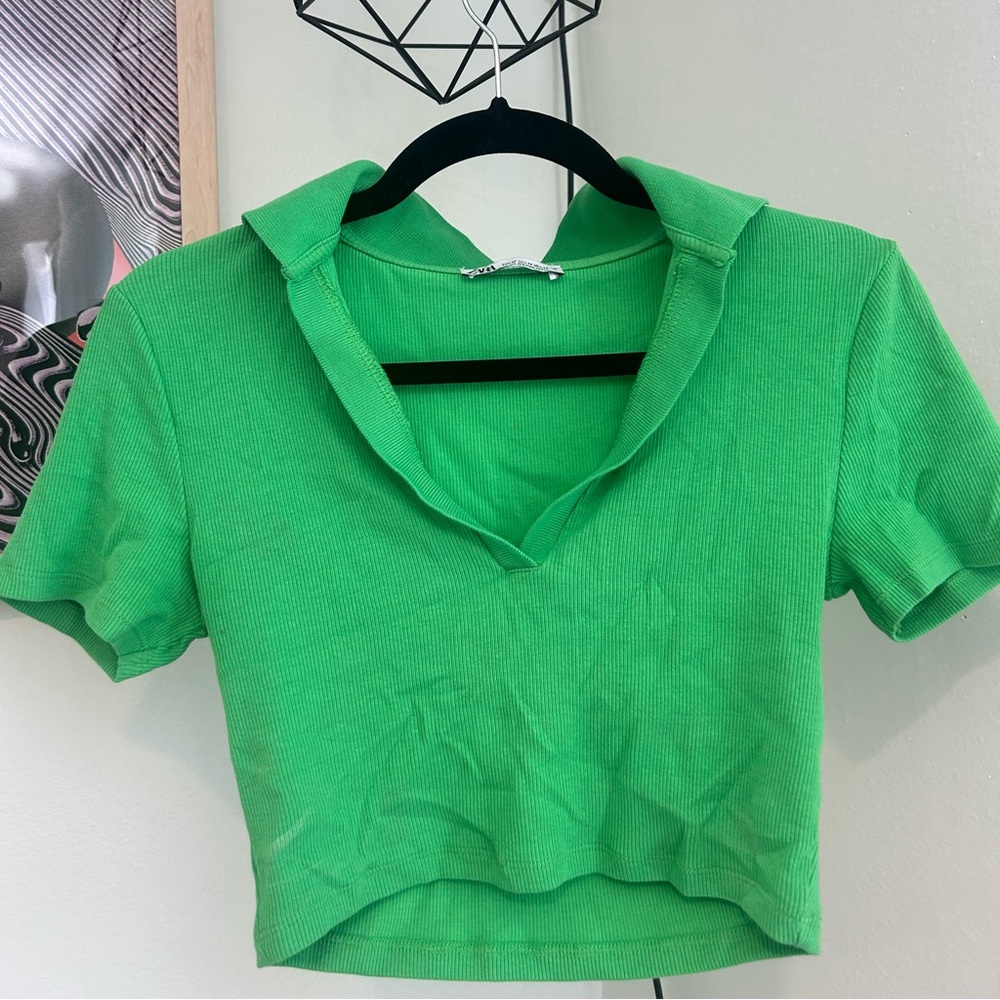 green crop top 💚🌴🌿